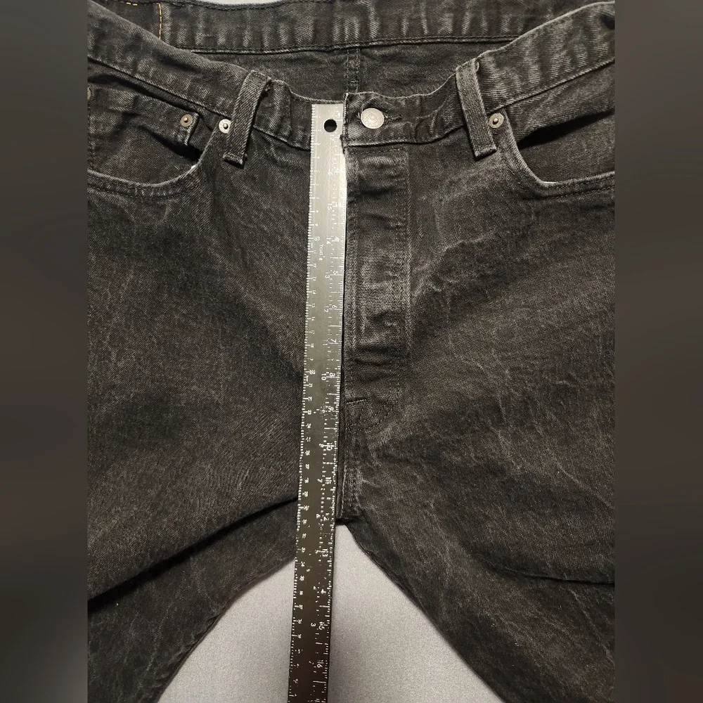 Levis Size 40x30 Black 501s